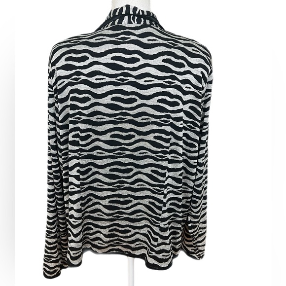 Vue Point Women’s Zebra Button Up Top Size 2X Long Sleeve - Picture 3 of 4